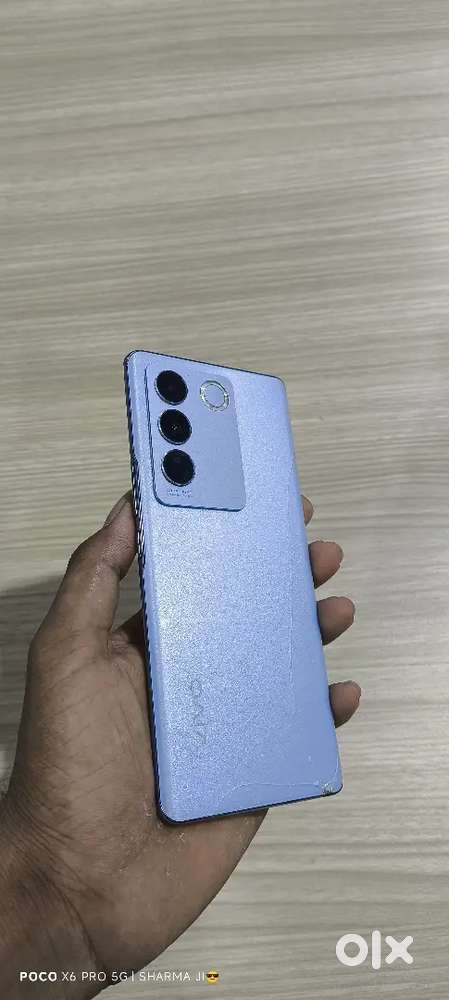 Vivo v 20.7