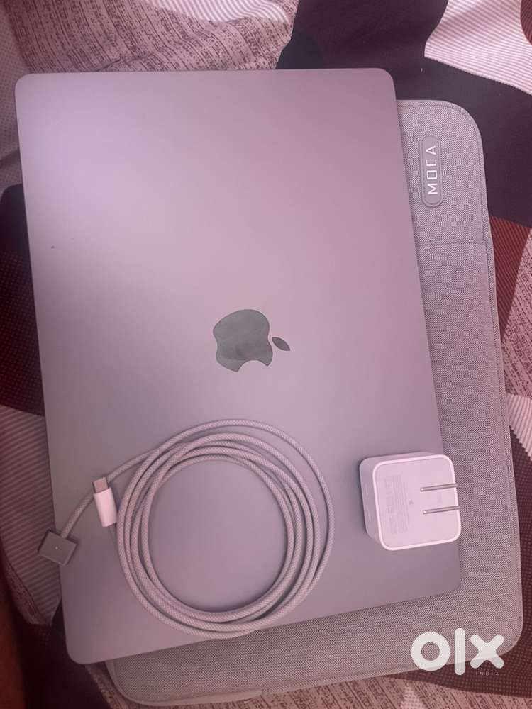 Apple MacBook Air 15” (M2, Midnight) – Like New, Rarely Used