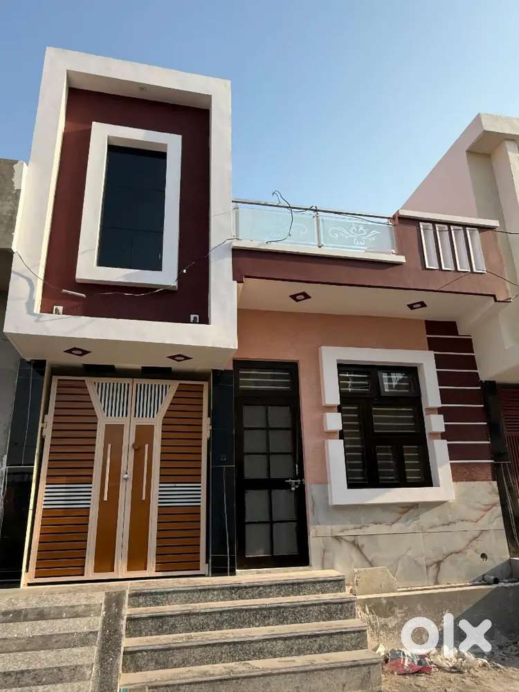 3 Room Set में सुंदर घर उपलब्ध