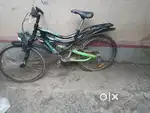 One side tyre pancher. Baki good condition