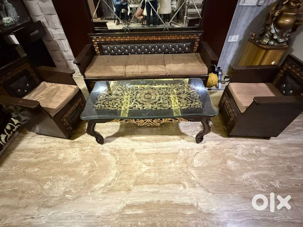 5 seater sofa set with table