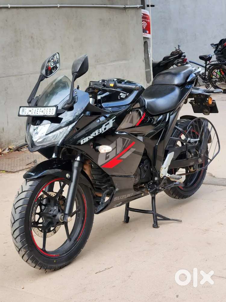 Suzuki Gixxer SF(4999 ડાઉનપેમેનટ ભરીને બાકીની લોન થઈ જશે)