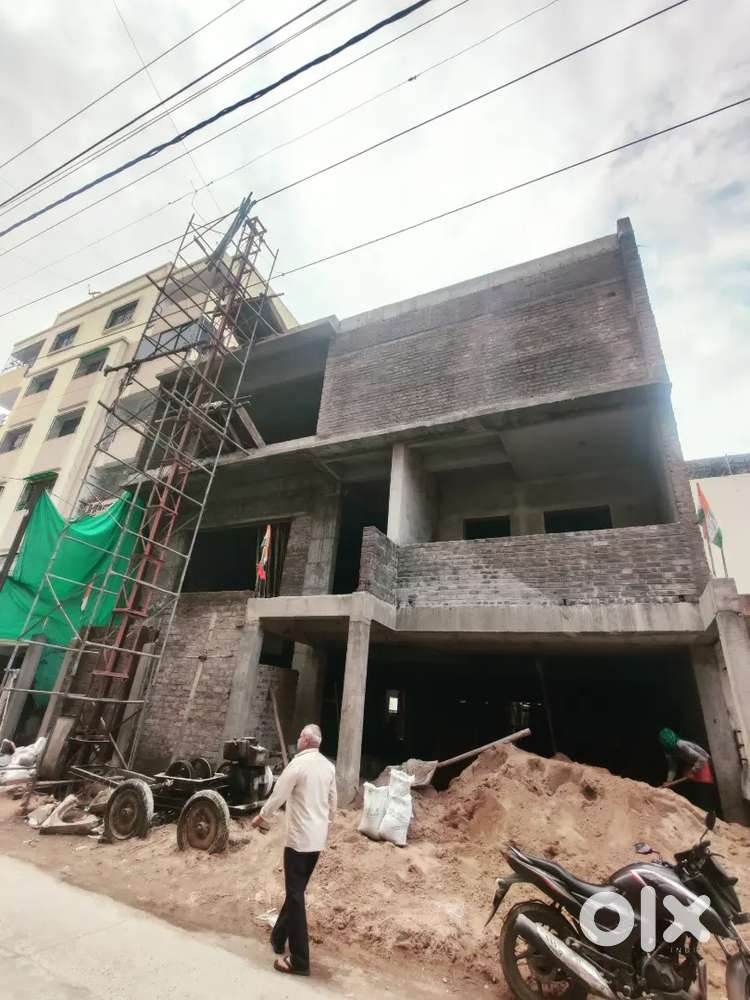 ચાલુ બાંધ કામ બંગલો વેચવાનો છે બ્રોકર ચાર્જ લાગુ