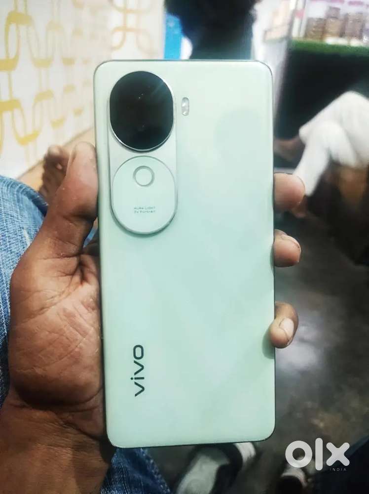 Vivo v40e good condition 10 month old