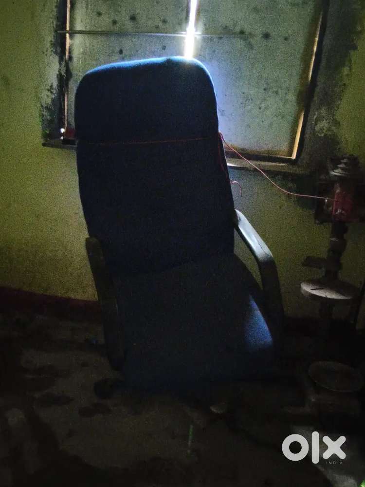 I want sell my fabriction drill machine and chair