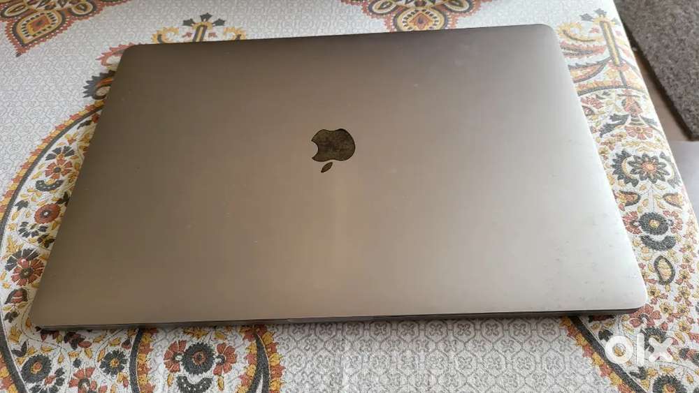 Macbook Pro  16 Inches
