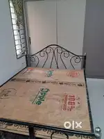 Good condition Iron Cot 5×6