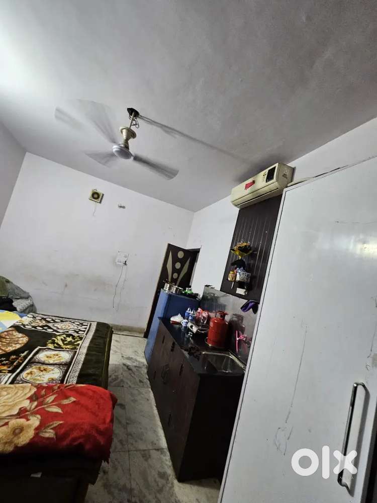 1 Rk room ac +attach washroom double bed 2 almera +sofa only girls