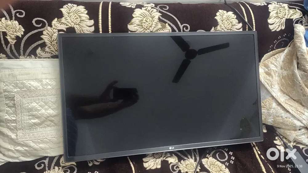 LG 32 Smart TV Absolutely Good Condition