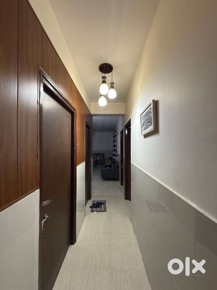 4 bhk flat available for sale