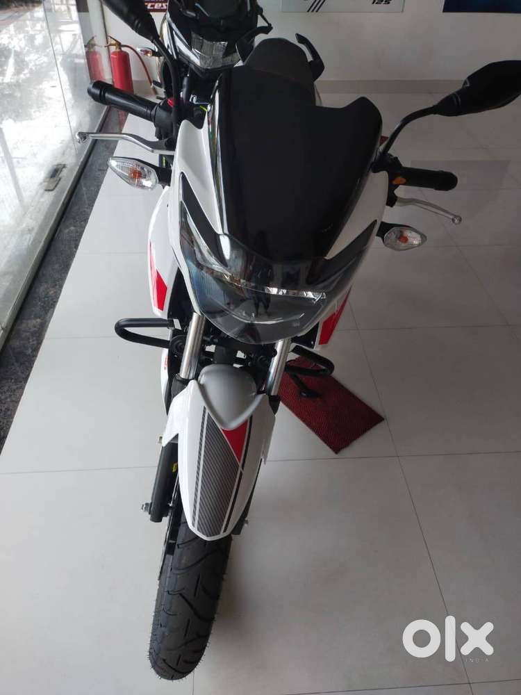 Apache RTR 160 4V New show room vehicle