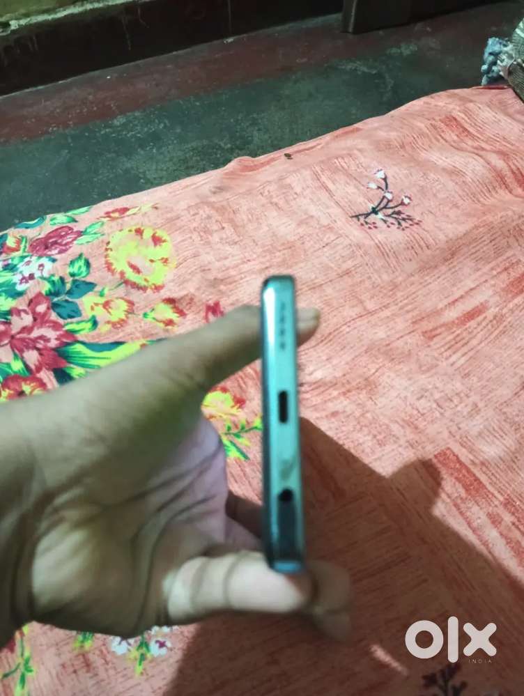 Phone mein koi dikkat nhi ha Kisi Ko Lena hoga to hi message karna