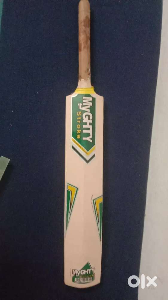 Tennis cricket bat