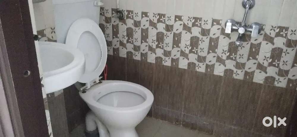 Mehdipatnam 3bhk new flat 3 toilets 2nd /F with  cupboards parking