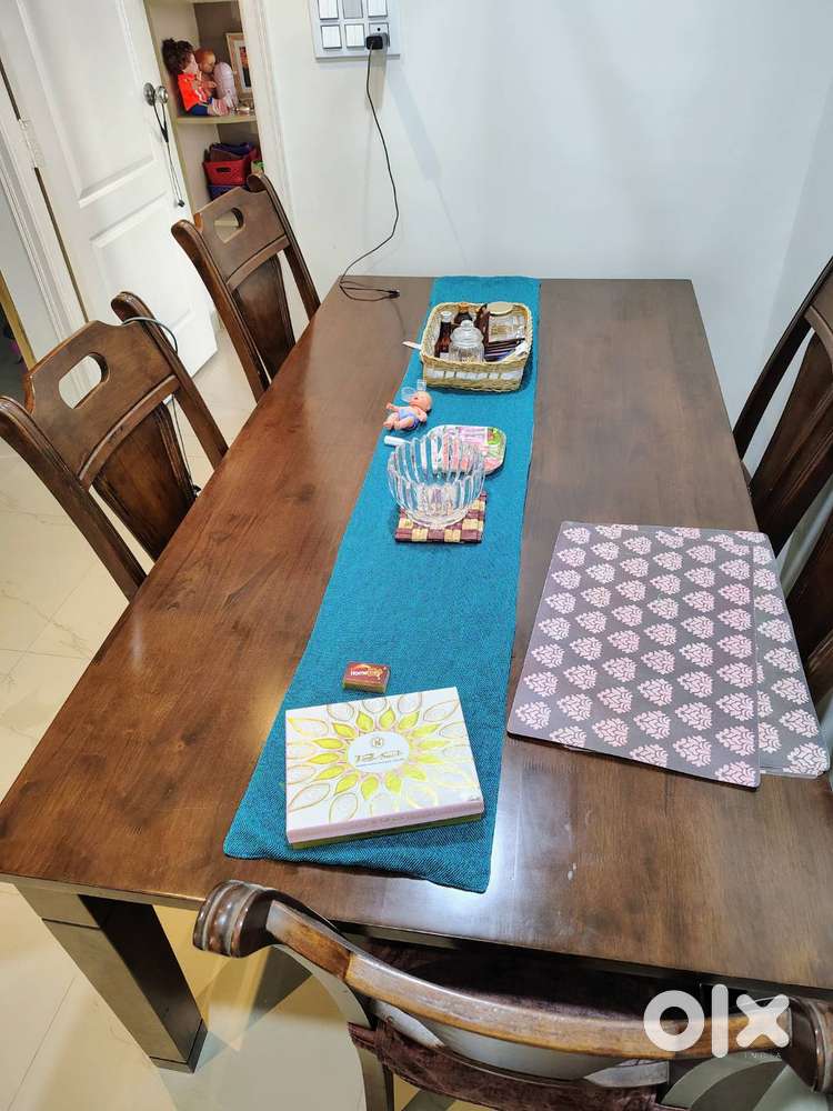 Dinning table 6seater ,rubber wood