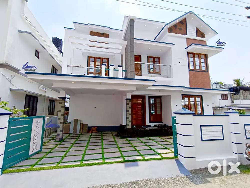 New ready to move 4bedroom attached 1700sqft 4 cent house for sale.