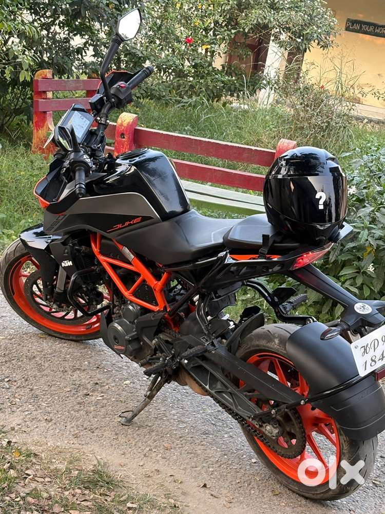 Good condion an non scratch shoeroom Condition