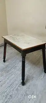 1yr old dinning table