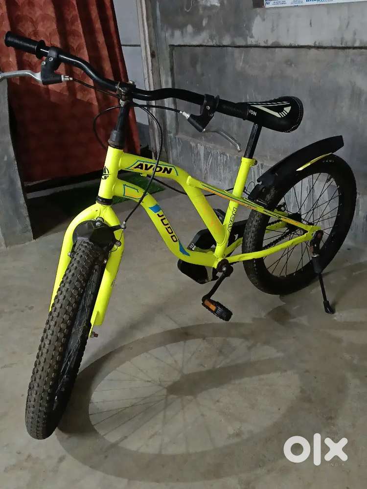 Avon Judo kids bicycle in light green colour