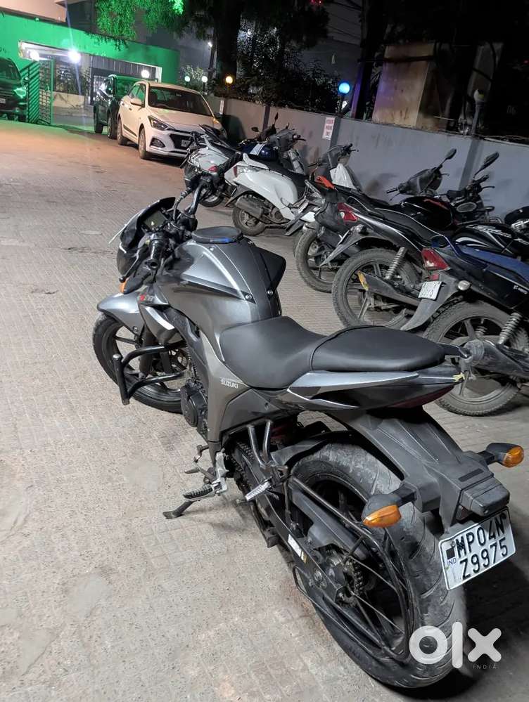 Suzuki Gixxer 155 Model 2015-Fresh Engine Work,New Tyre,Chain sprocket