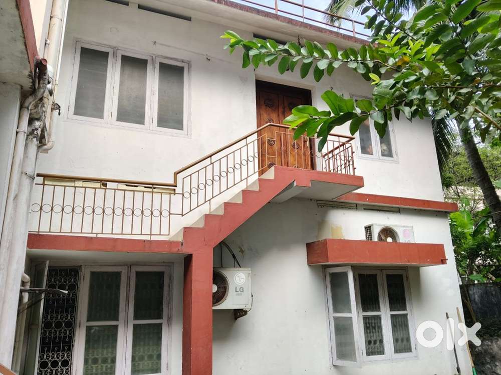 3 bedroom space ,2 bathroom and Spacious Hall area+ access to terrace.