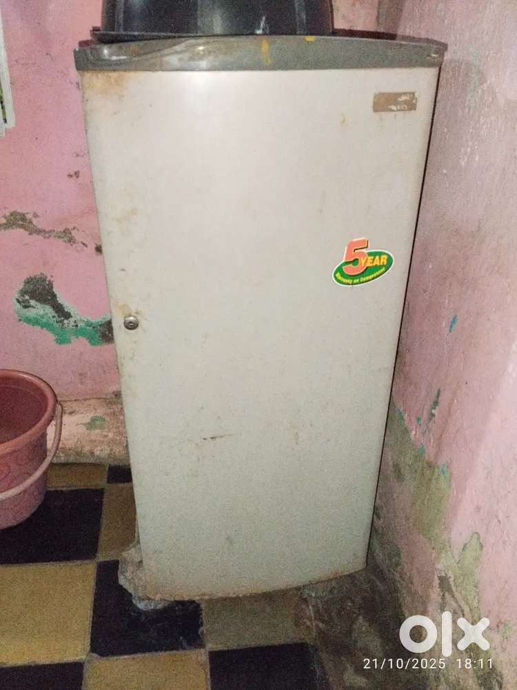 I am seling second hand fridge