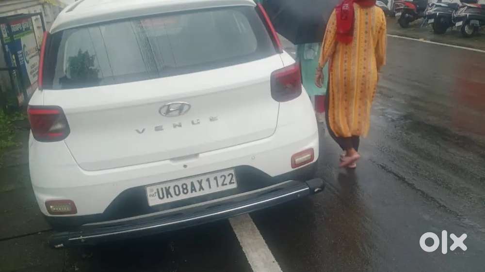 Hyundai Venue 2021 Petrol 30516 Km Driven
