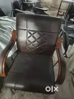 2 boss chair and 3 client chairs