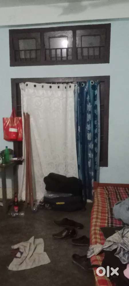 Monthly Rent 5000 a boy is here one boy is recured 2500 per headt