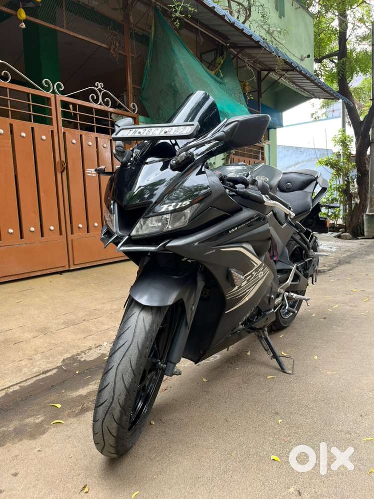 YAMAHA R15 V3