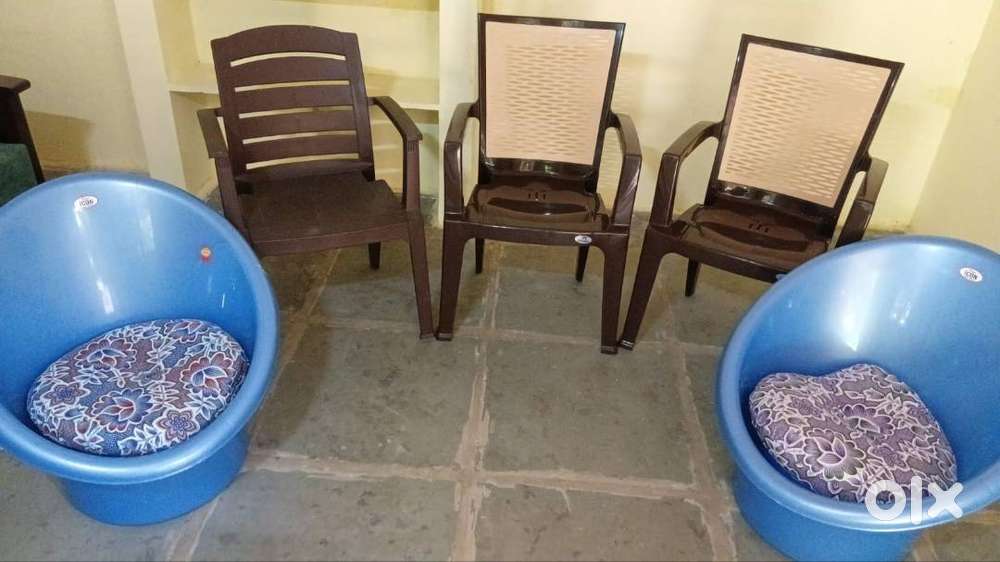 3 Nilkamal and 2 Icon Brand Chairs (Total 5 set)