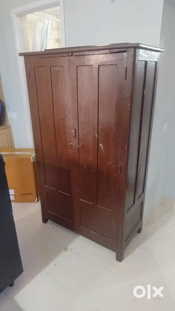 Wooden wardrobe for sale, good condition