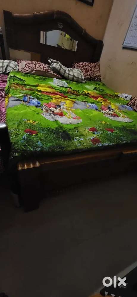 Queen size bed