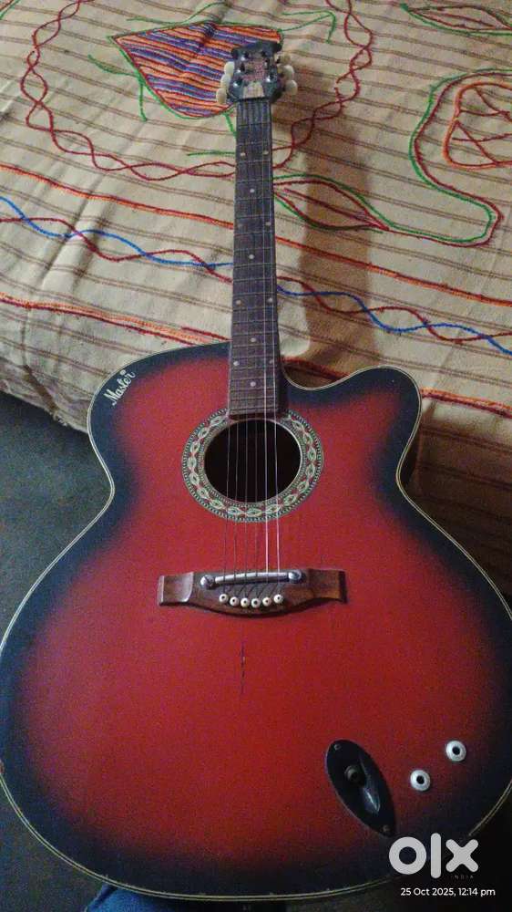 Model - Topaz guitar