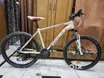 Montra rock 4 bicycle light weight cycle