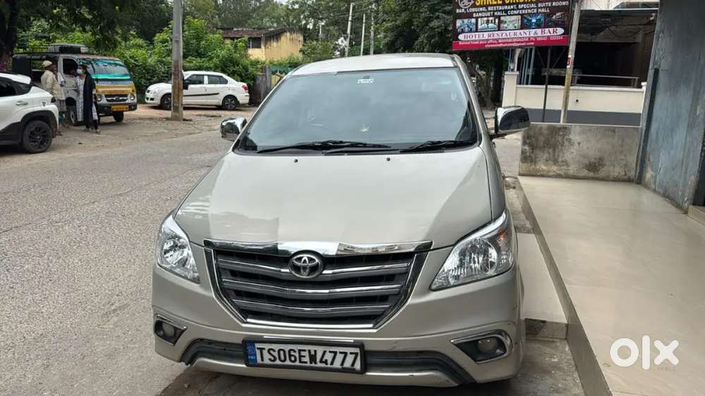Toyota Innova 2015