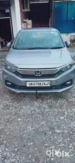 Homda amaze petrol automatic well maintained in a very good condition