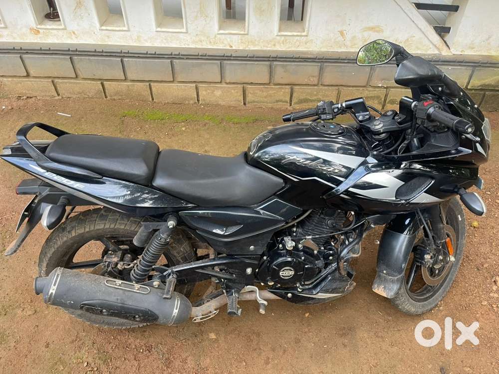 2023 Bajaj pulsar 220