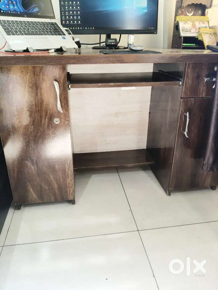 Computer/Study table