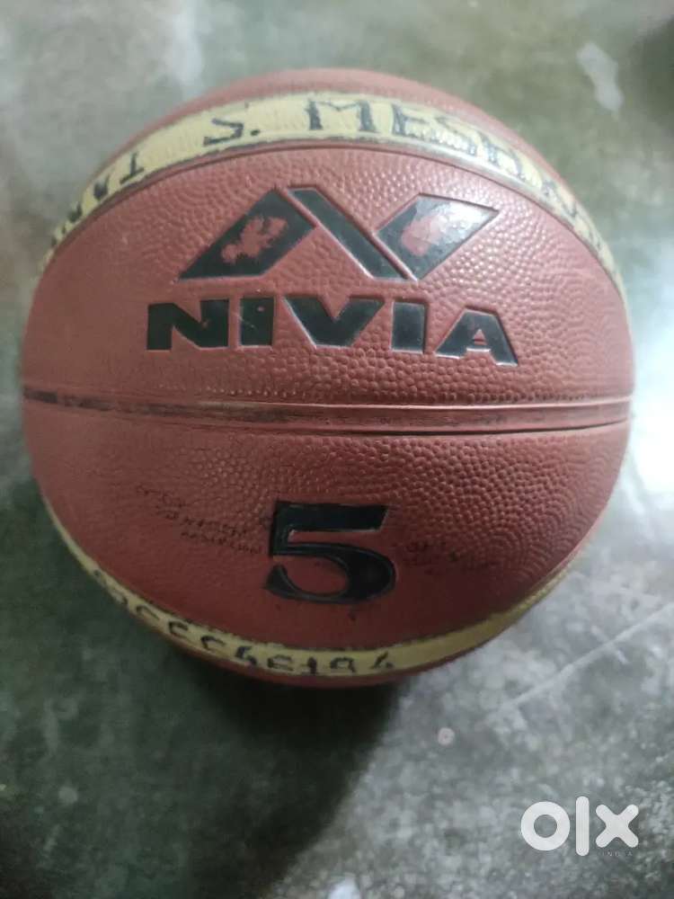 Basketball of Nivia brand of number 5