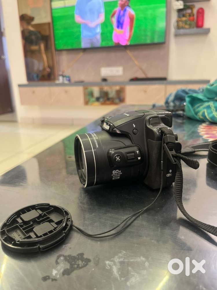 Nikon Coolpix B700