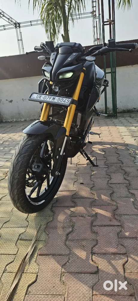 Urgent sell Mt 15 showroom condition