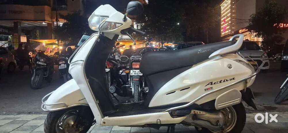 एक्टिवा २०१४ मॉडल  बेचना है