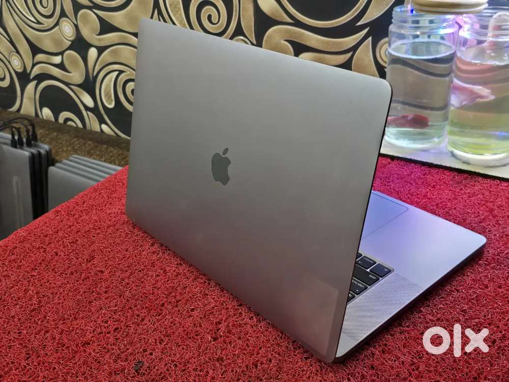 Apple Macbook Pro 2020 i7 16gb 512gb 5.5gb Graphics 16inch Retina