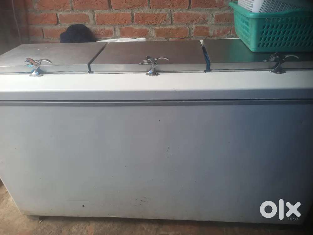 Ice caendy plant  churner 525 litre glycol deep freezer 3 fow