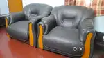 2 SINGLE SEATER SOFAS IN EXCELLENT CONDITION