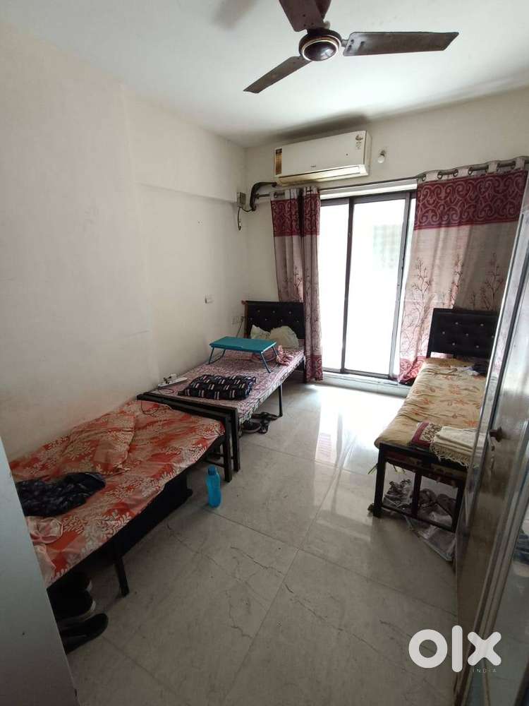 available male and female paying guest at bandra Kurla Complex