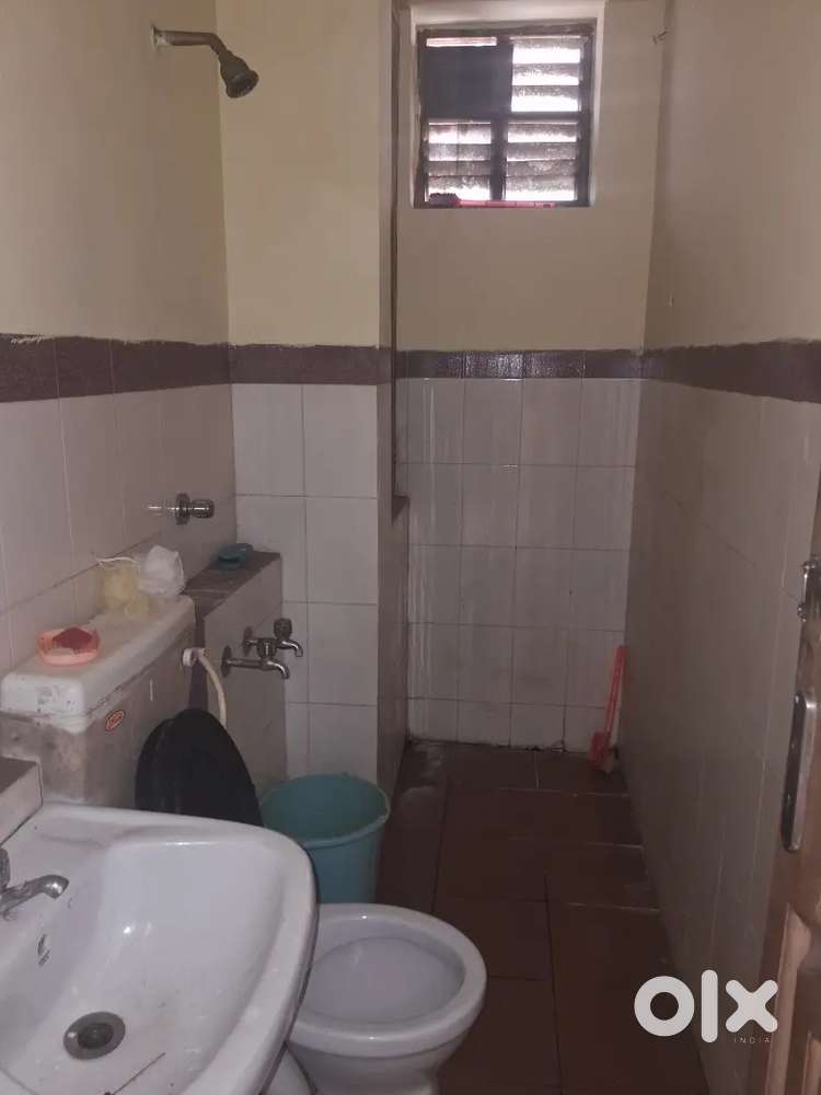 2bhk Apartment at kadavanthra 14000rs family or lady's 4floor