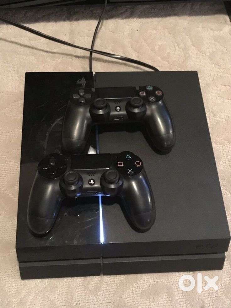 PS4 Slim 1Tb  2 Controller + Games  Excellent Condition