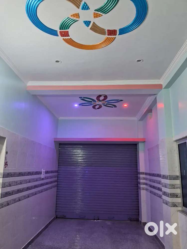 A 700+ sq.ft. area available for rent suitable for shops and offices